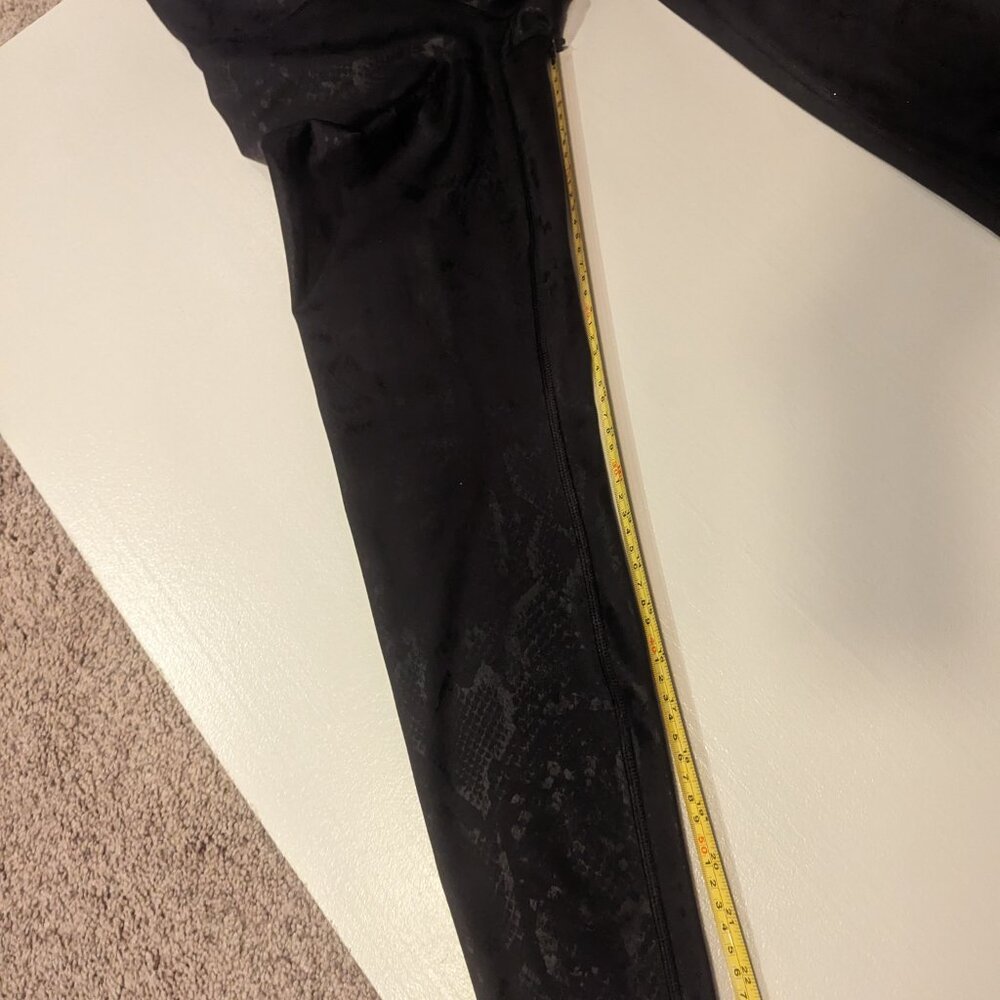 Marika Size Small Snake Print Black Leggings - Picture 7 of 14